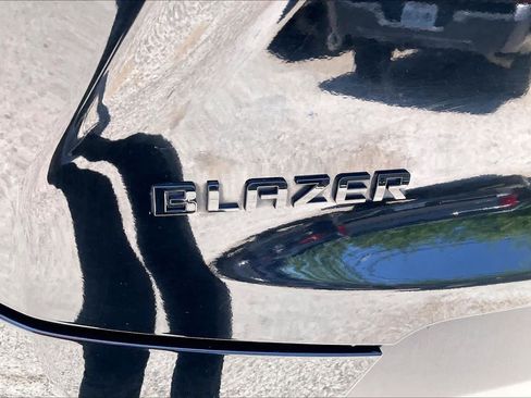 Used 2021 Chevrolet Blazer LT w/ LPO, Black Accent Package FWD image 29