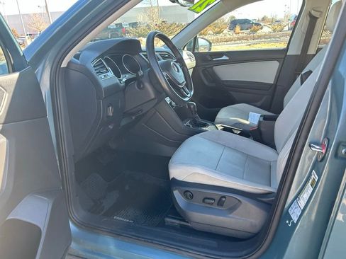Used 2021 Volkswagen Tiguan SE image 9