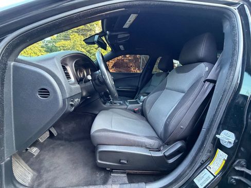 Used 2015 Dodge Charger SE w/ Sport Appearance Group RWD image 27