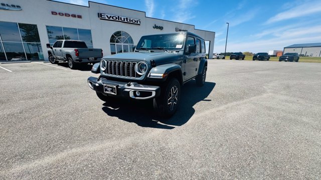 New 2026 Jeep Wrangler Unlimited Sahara w/ Technology Group AWD/4WD image 2