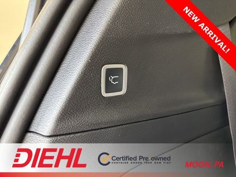 Used 2026 Chrysler Pacifica Limited w/ S Appearance Package AWD/4WD image 11