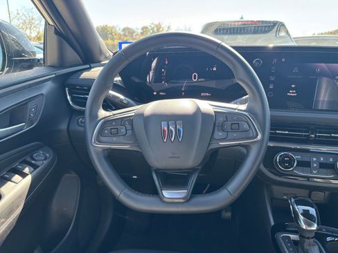 Used 2025 Buick Envista Sport Touring image 27
