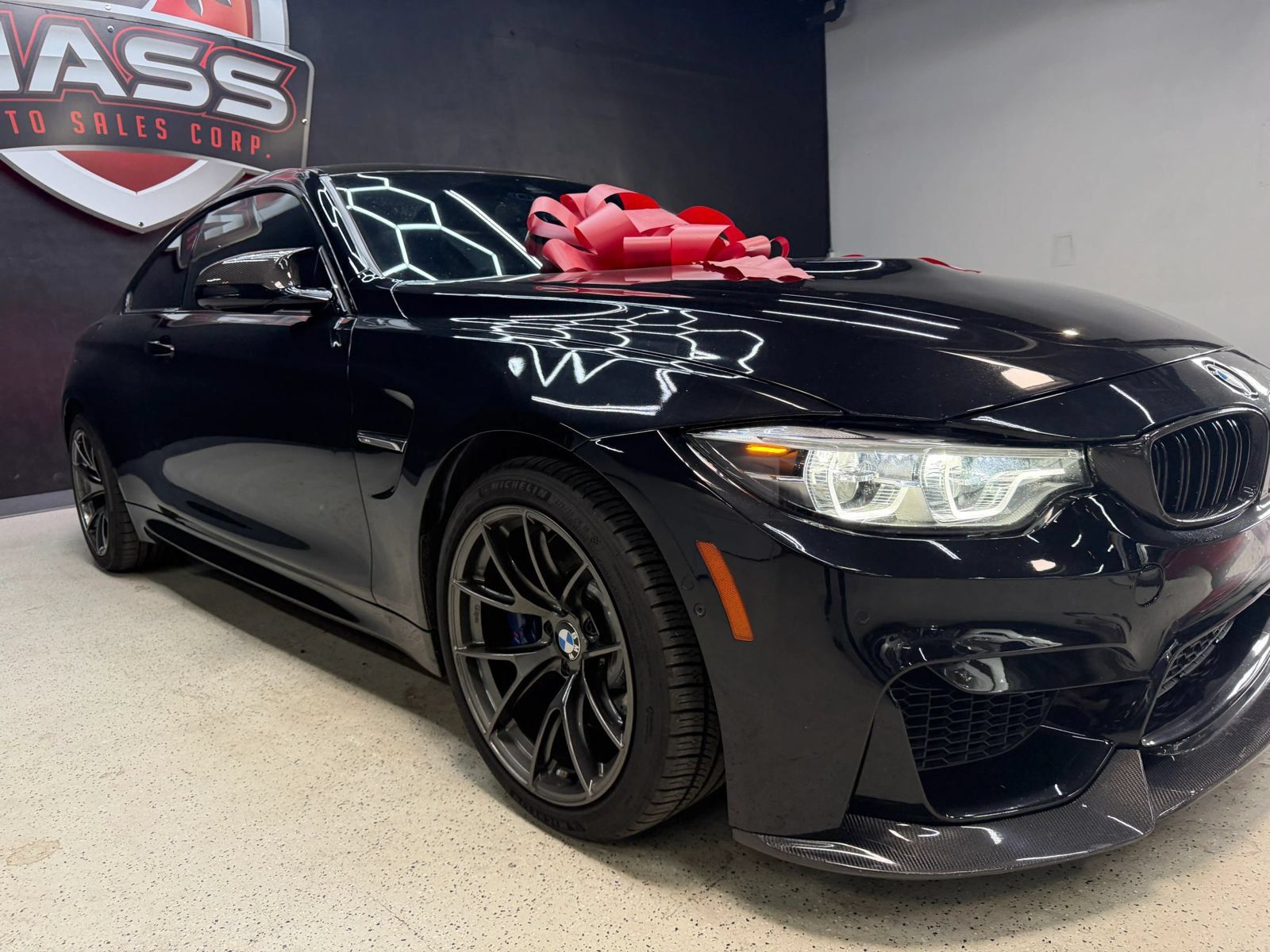 Used 2018 BMW M4 Coupe RWD image 5