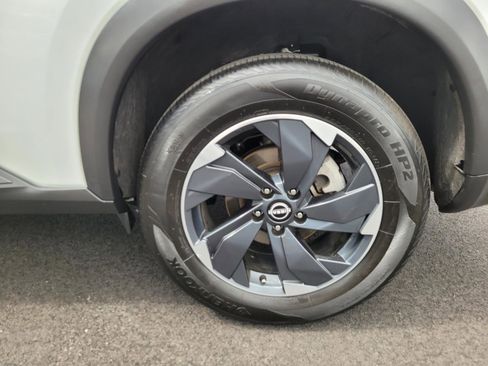 Used 2025 Nissan Rogue SV AWD/4WD image 9
