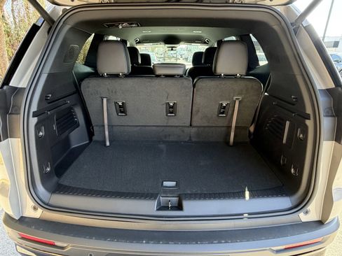 New 2026 GMC Acadia AT4 w/ Luxury Package image 6