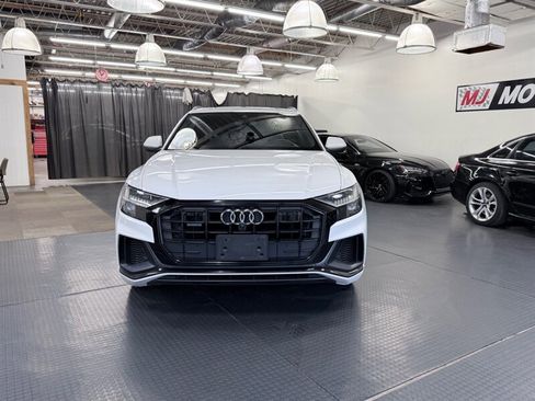 Used 2019 Audi Q8 Prestige w/ Luxury Package image 3