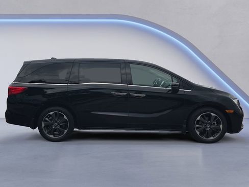 Used 2024 Honda Odyssey Elite image 7