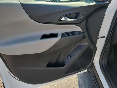 Used 2024 Chevrolet Equinox LT FWD image 23