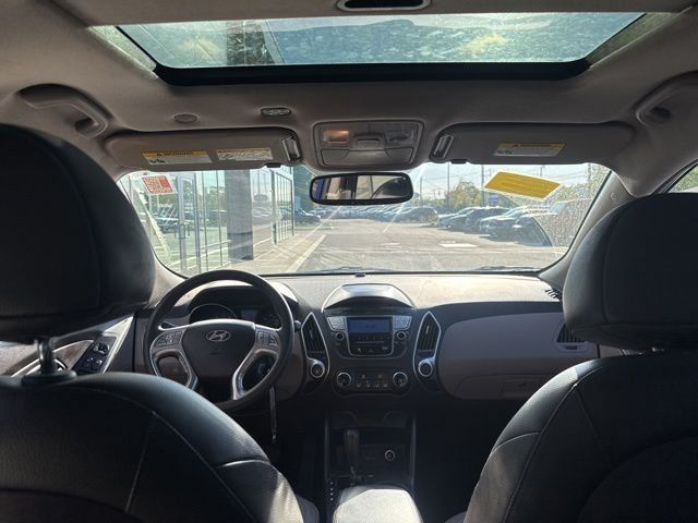 Used 2011 Hyundai Tucson GLS FWD image 12