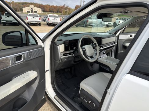 Used 2024 Hyundai Santa Fe Calligraphy image 12