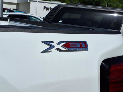 Used 2023 GMC Sierra 3500 Pro w/ Convenience Package image 4