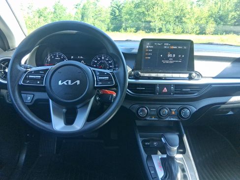 Certified 2024 Kia Forte LXS w/ LXS Technology Package FWD image 18