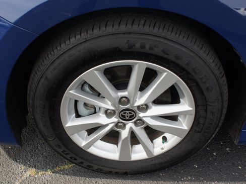 Used 2025 Toyota Camry LE w/ Convenience Package image 25