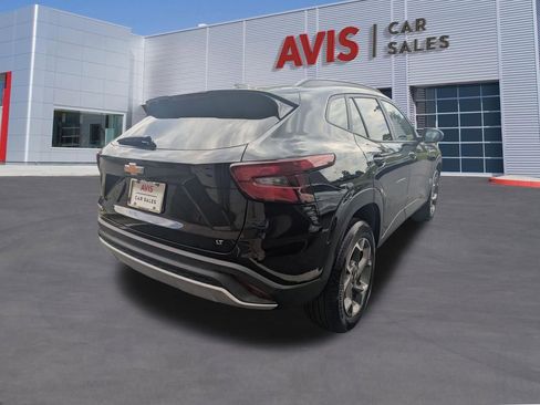 Used 2025 Chevrolet Trax LT w/ LT Convenience Package FWD image 5