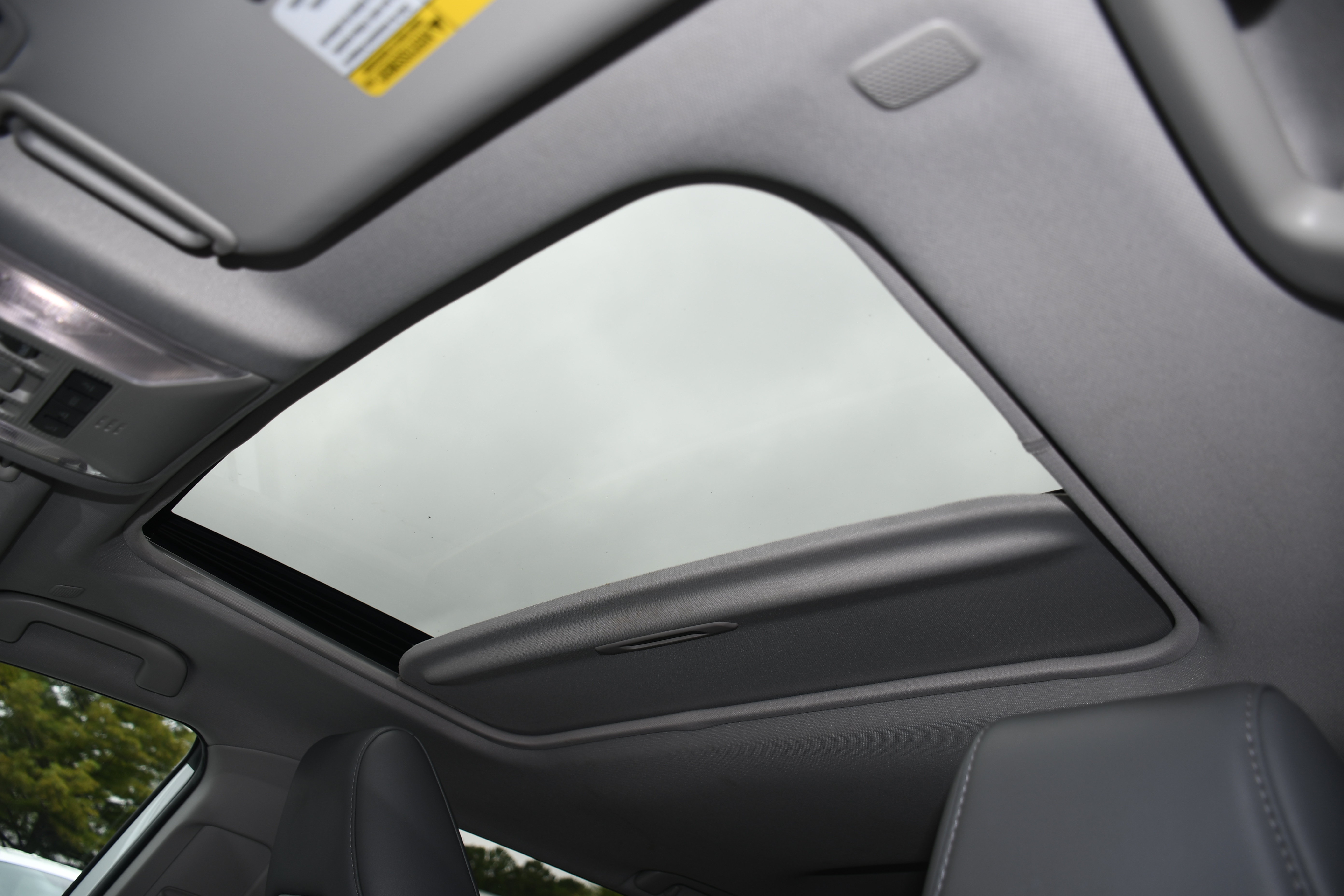 Used 2023 Toyota RAV4 XLE Premium FWD image 7