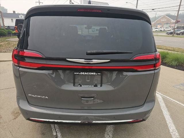 Certified 2024 Chrysler Pacifica Touring-L FWD image 14