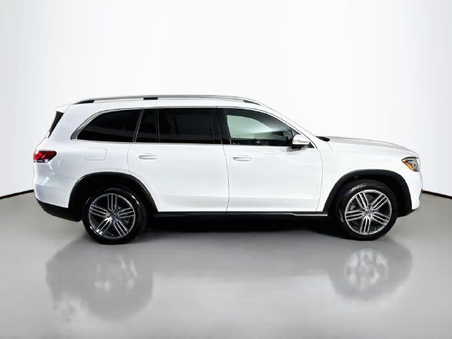 Used 2023 Mercedes-Benz GLS 450 4MATIC image 11