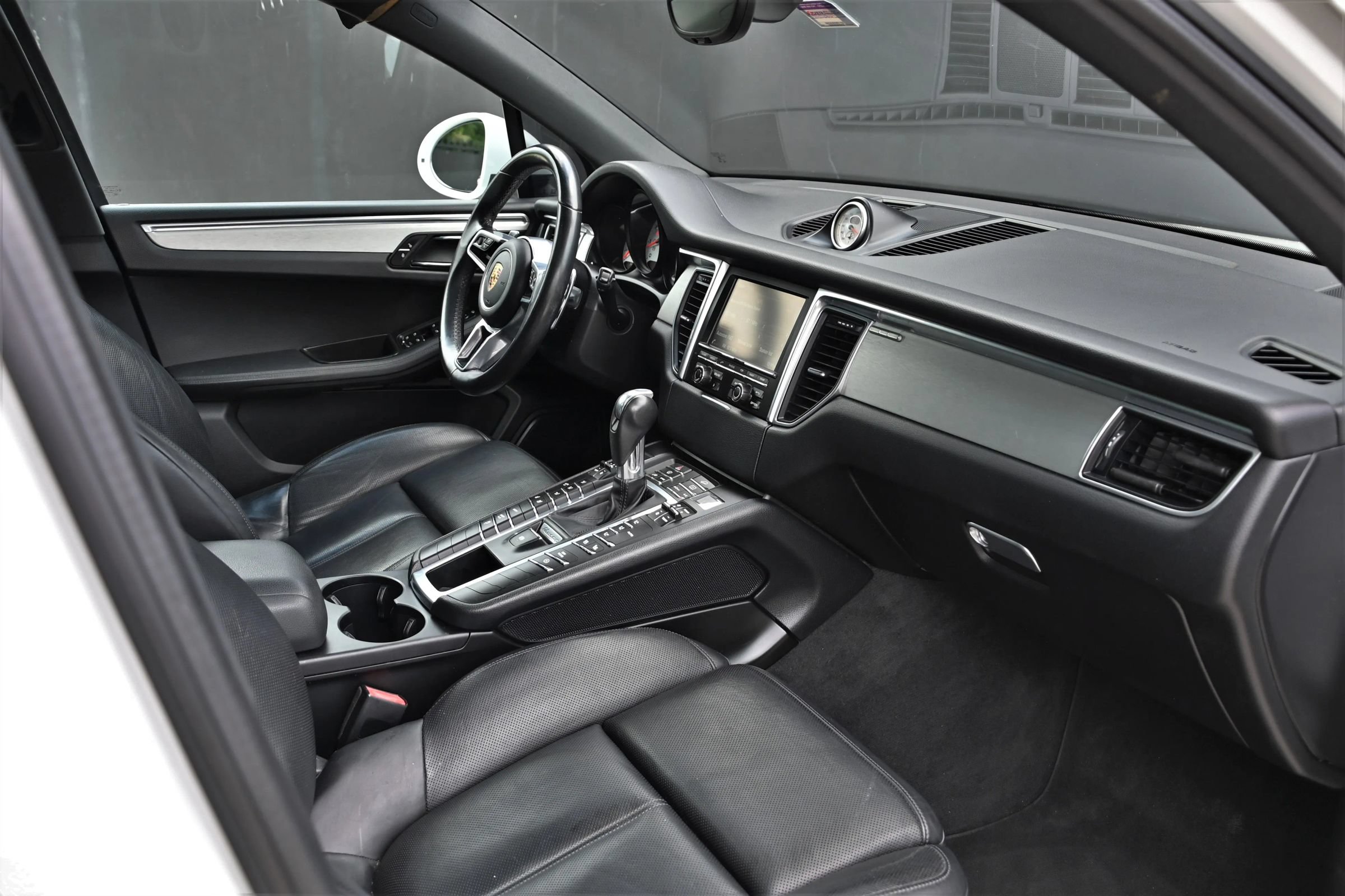 Used 2016 Porsche Macan S AWD/4WD image 22