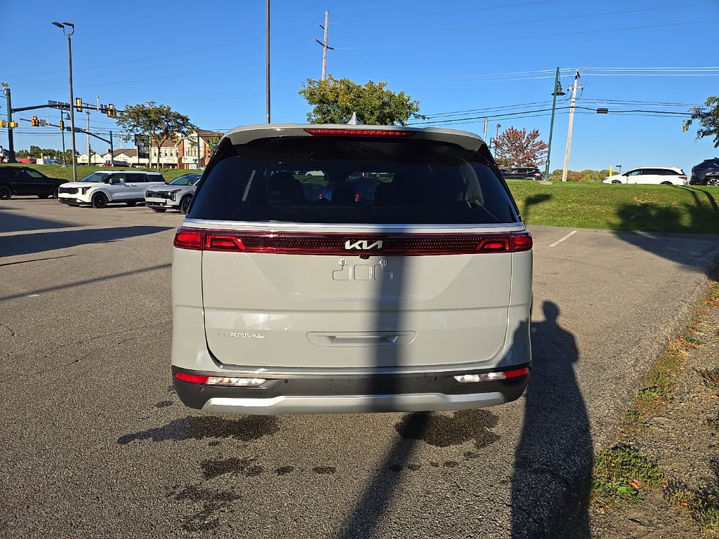 Certified 2024 Kia Carnival EX FWD image 4