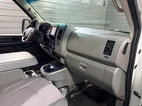 Used 2020 Nissan NV 2500 SV image 16