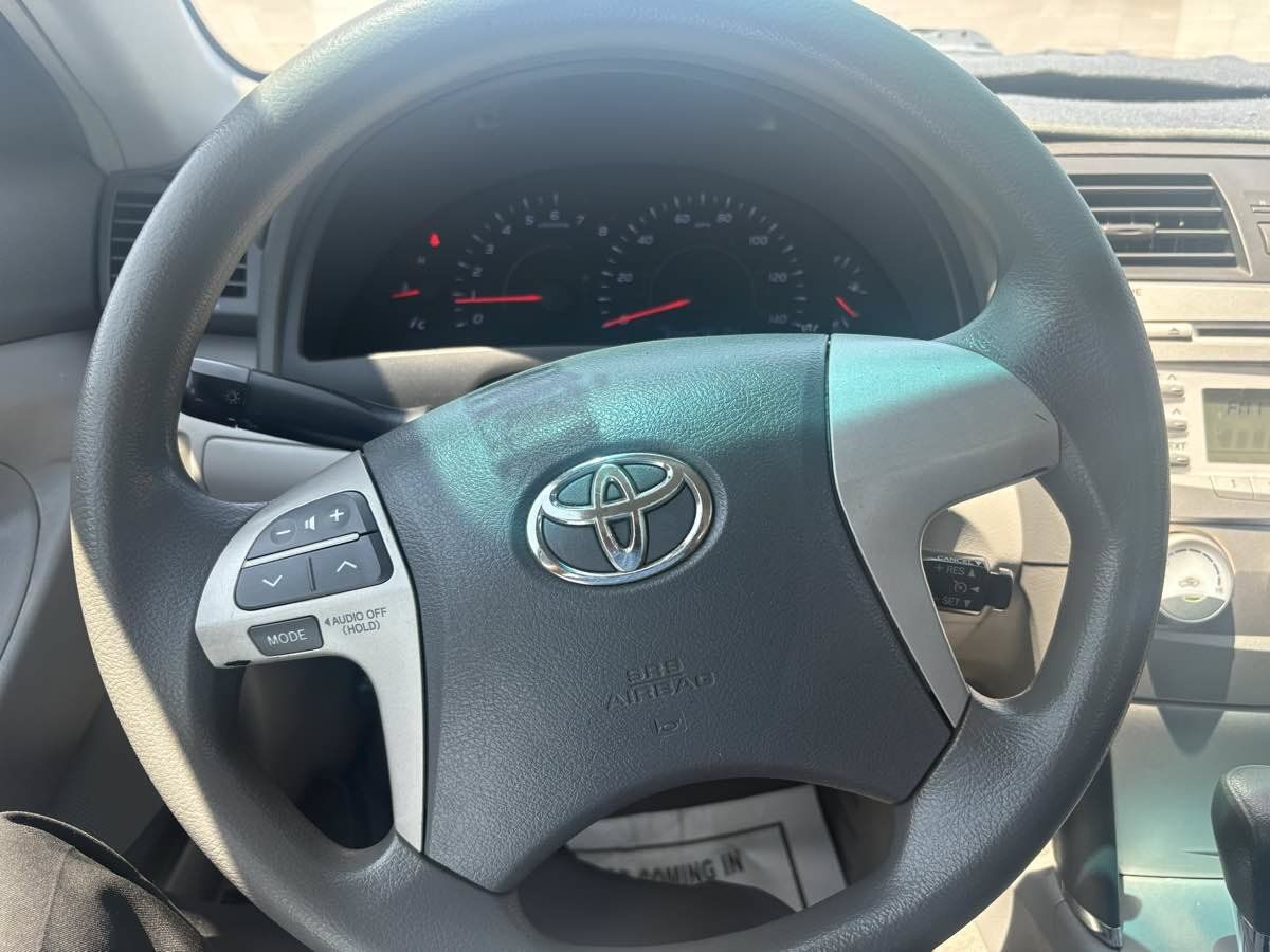 Used 2011 Toyota Camry LE FWD image 21