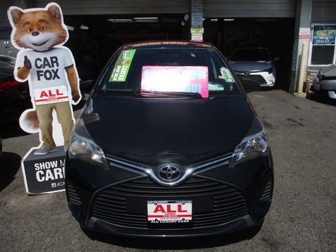 Used 2015 Toyota Yaris L image 1