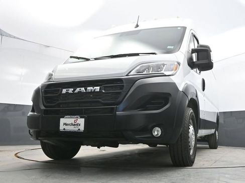 Used 2025 RAM ProMaster 2500 w/ Convenience Group image 31