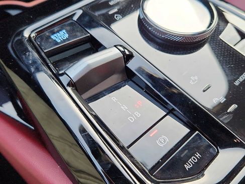 Used 2024 BMW i5 eDrive40i w/ Convenience Package image 14