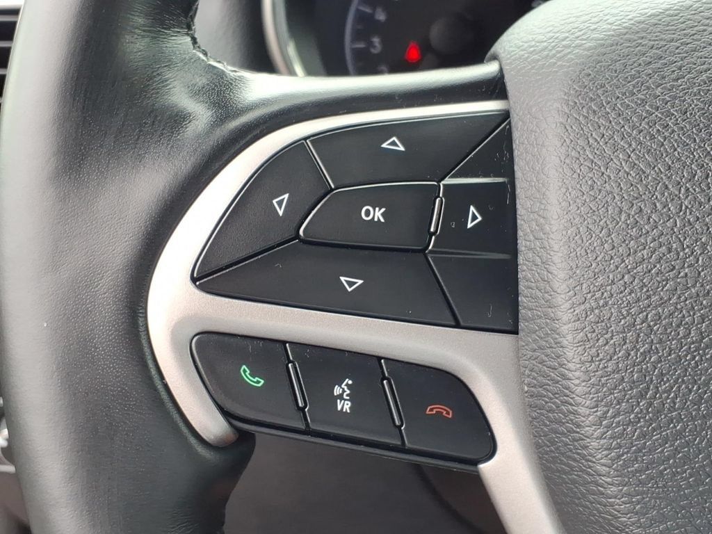 Used 2021 Jeep Grand Cherokee Limited AWD/4WD image 12