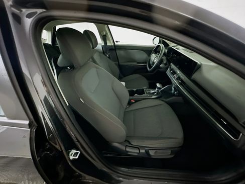 Used 2025 Kia K4 LXS image 28