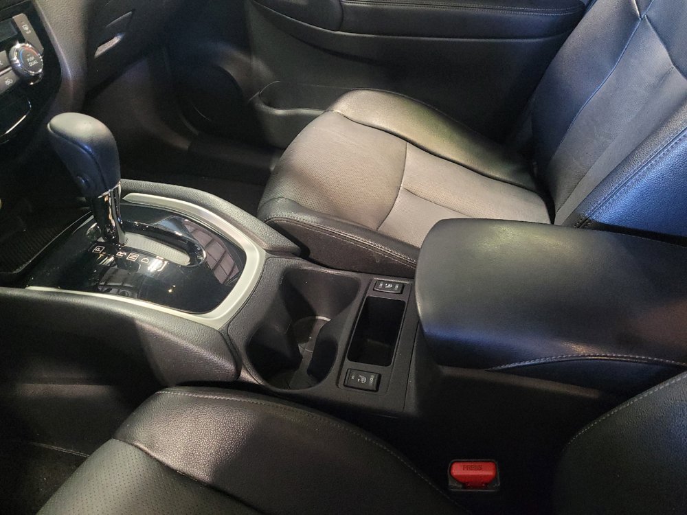 Used 2016 Nissan Rogue SL w/ SL Premium Package FWD image 26