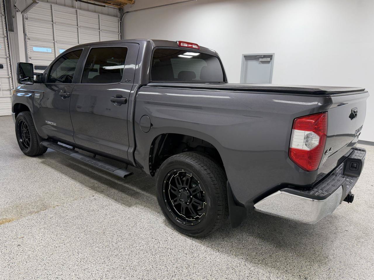 Used 2018 Toyota Tundra SR5 w/ SR5 Upgrade Package AWD/4WD image 7