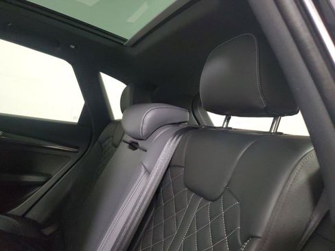 Used 2018 Audi SQ5 Prestige w/ Prestige Package AWD/4WD image 12