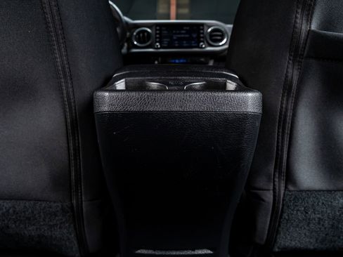 Used 2022 Toyota Tacoma TRD Off-Road image 32