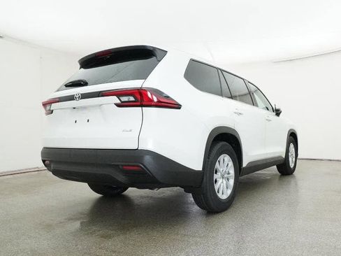 New 2026 Toyota Grand Highlander FWD image 24
