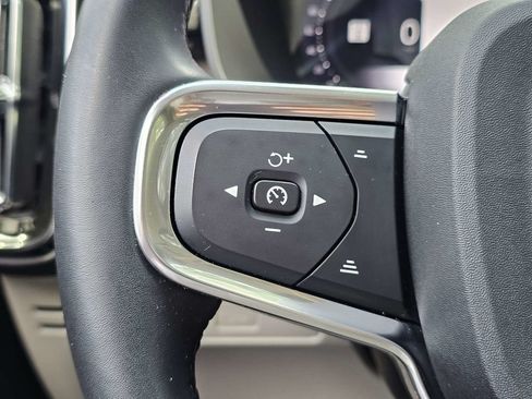 Certified 2023 Volvo XC40 B5 Ultimate w/ Protection Package Premier AWD/4WD image 27