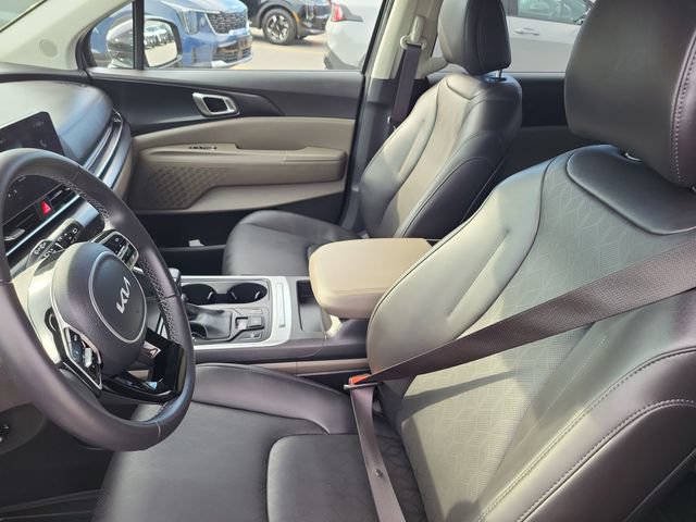 Certified 2026 Kia Carnival FWD image 12
