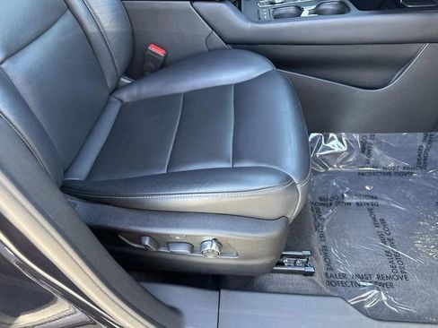 Used 2022 Cadillac XT4 Premium Luxury w/ Enhanced Visibility Package image 15