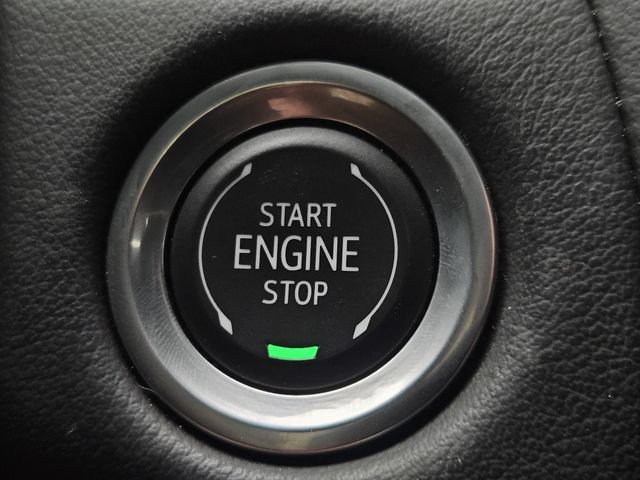 Used 2024 GMC Yukon AT4 w/ Technology Package AWD/4WD image 21