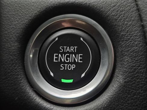 Used 2024 GMC Yukon AT4 w/ Technology Package AWD/4WD image 21