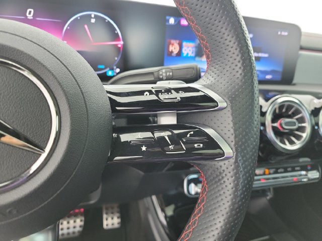 Used 2024 Mercedes-Benz CLA 250 4MATIC image 24