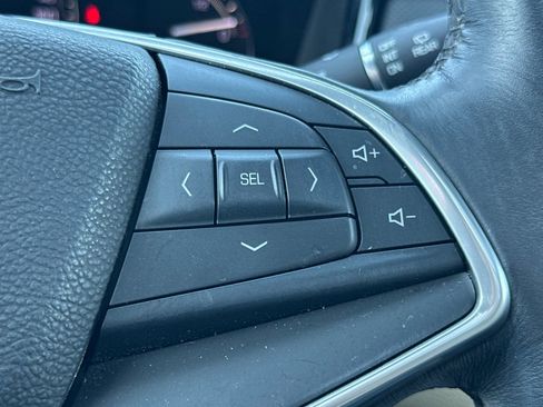 Used 2017 Cadillac XT5 Luxury w/ Driver Awareness Package AWD/4WD image 36
