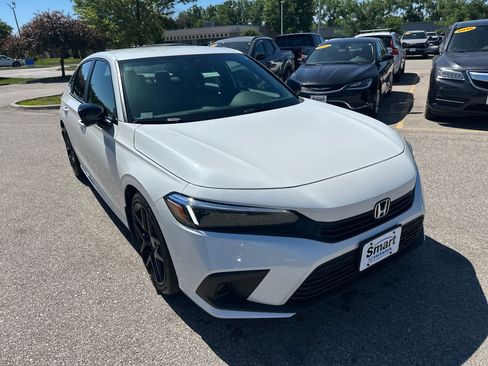 Used 2023 Honda Civic Sport image 2