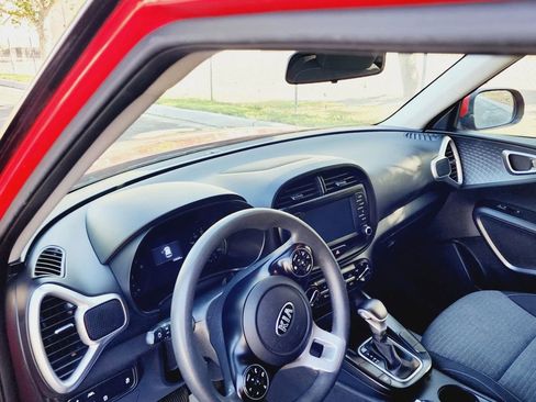 Used 2021 Kia Soul S image 18