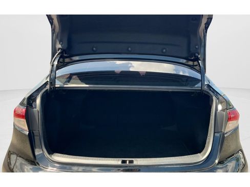 Used 2022 Toyota Corolla LE FWD image 9