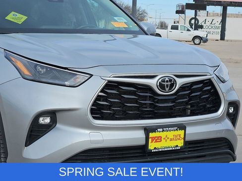 Used 2024 Toyota Highlander LE image 7