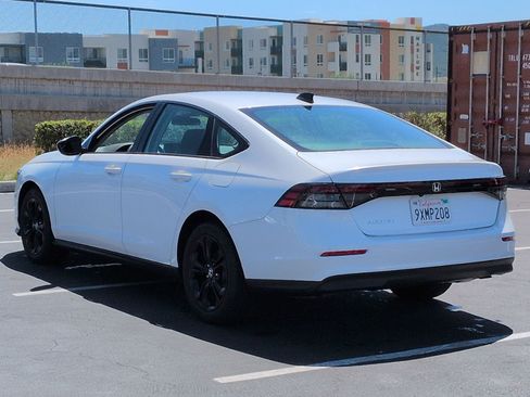 Used 2025 Honda Accord SE image 8