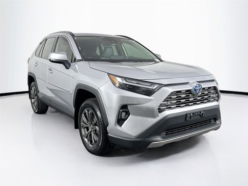 Certified 2022 Toyota RAV4 Limited image 9