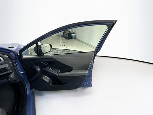 Used 2024 Subaru Crosstrek 2.0i Premium image 31