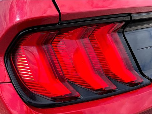 Used 2020 Ford Mustang Premium image 31